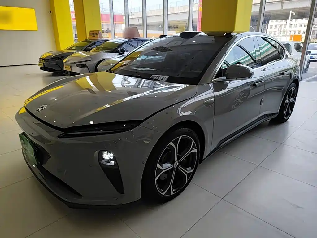 NIO ET5