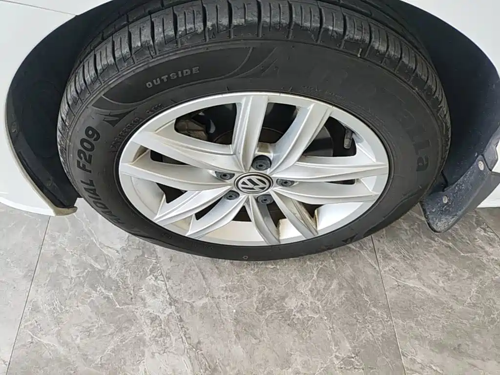 Volkswagen Golf — миниатюра 23