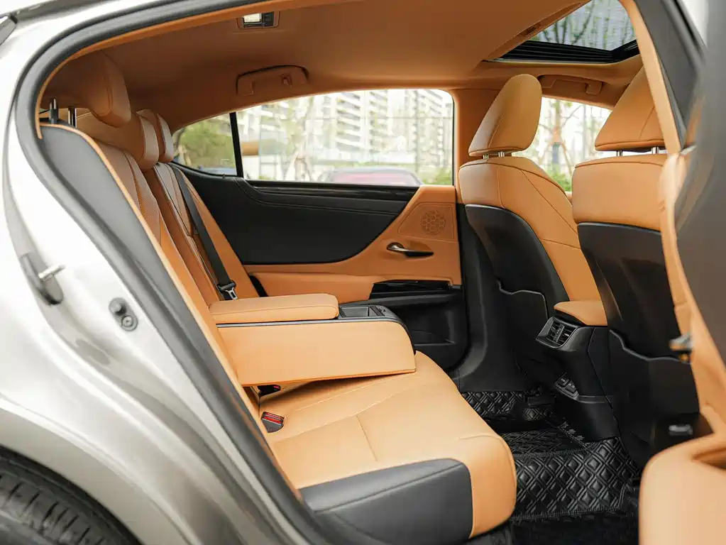 Lexus ES — миниатюра 12