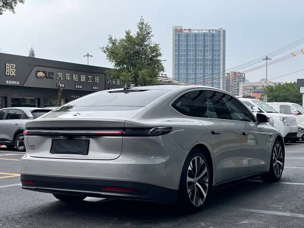 NIO NIO ET7