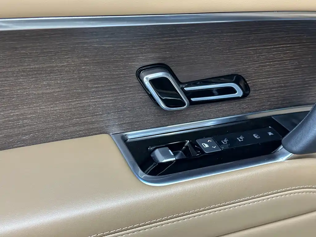 Land Rover Range Rover — миниатюра 22