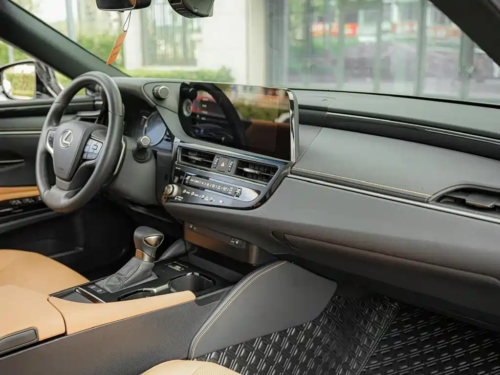 Lexus ES — миниатюра 8