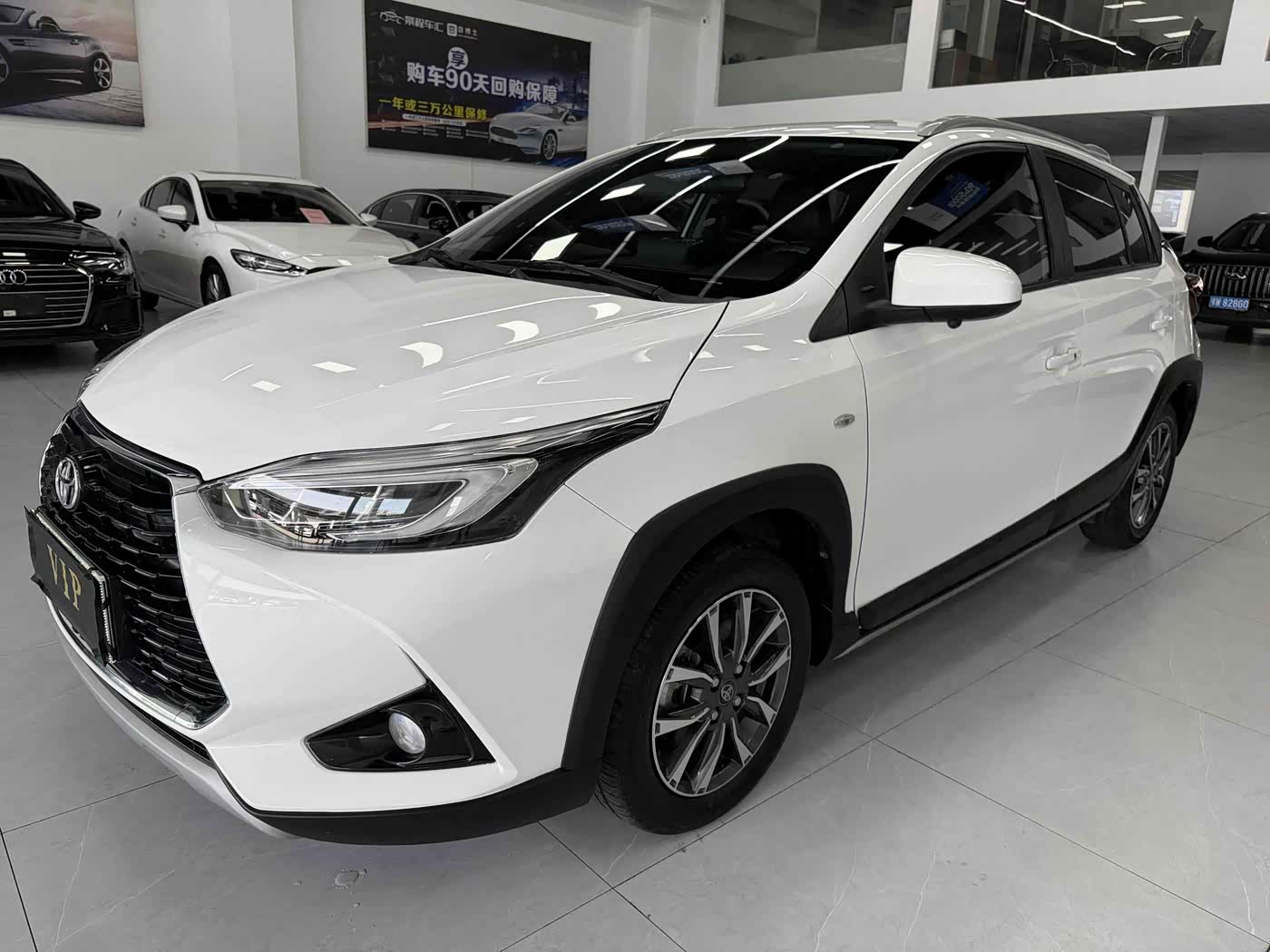Toyota YARiS L Zhi Xuan 1.5 л 2022 г. Белый, пробег 22000 км