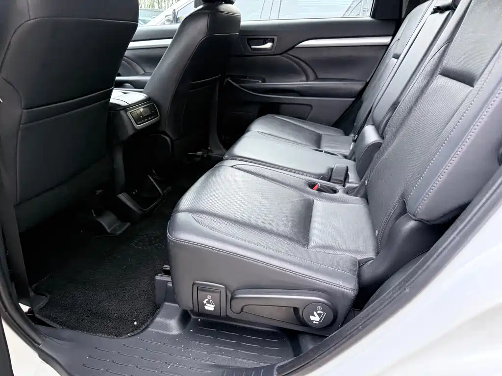 Toyota Highlander — миниатюра 11