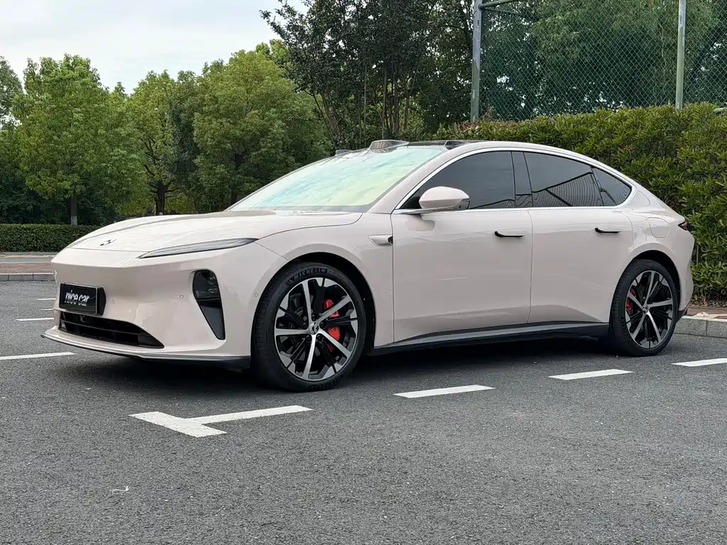 NIO ET5