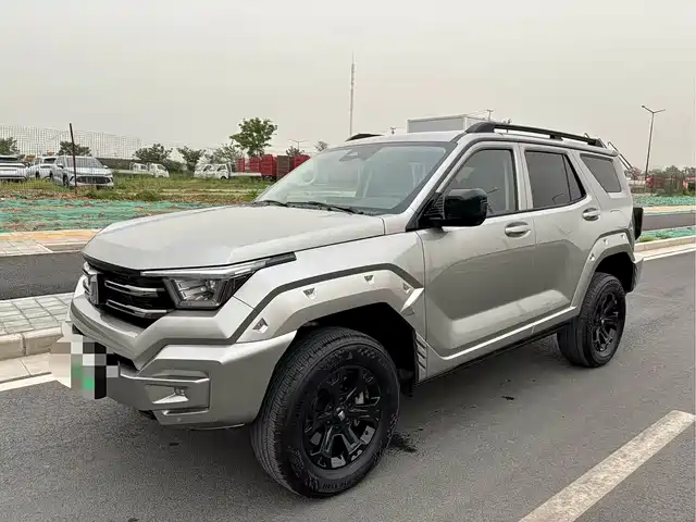 2025 TANK 400