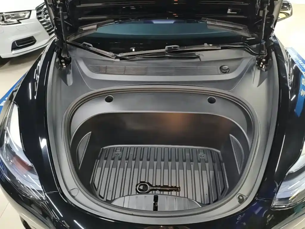 Tesla Model 3 — миниатюра 20