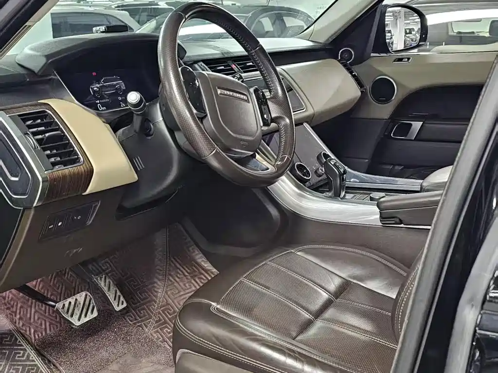 Land Rover Sport PHEV — миниатюра 7