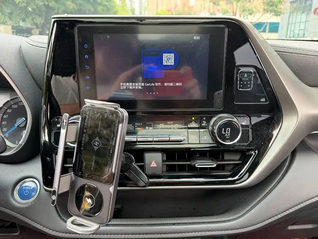 Toyota Crown Kluger — миниатюра 10