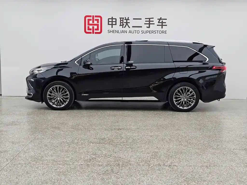 Toyota Sienna — миниатюра 3