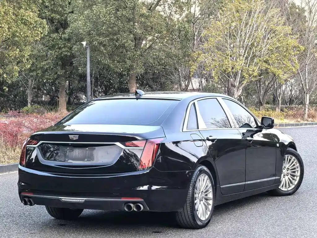 CADILLAC CT6