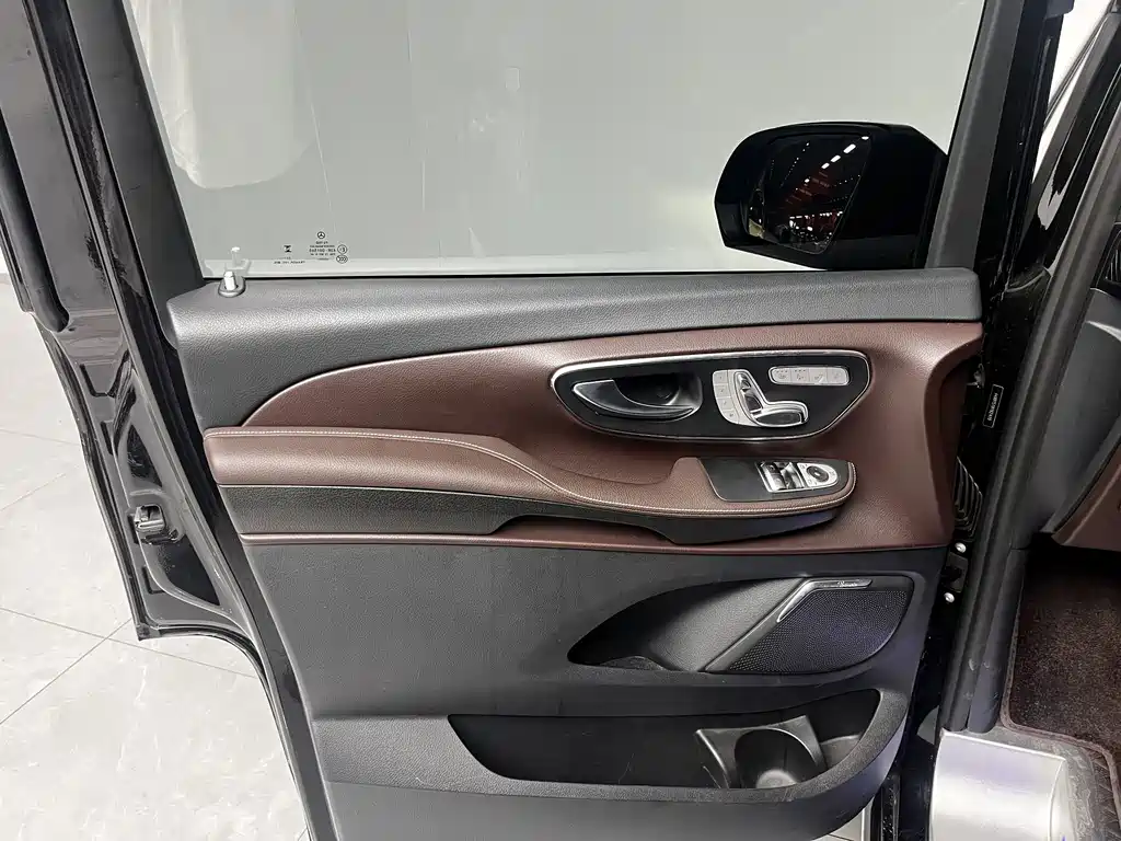 Mercedes-Benz V-Class — миниатюра 9