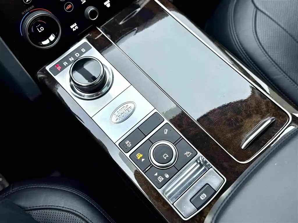 Land Rover Range Rover — миниатюра 12