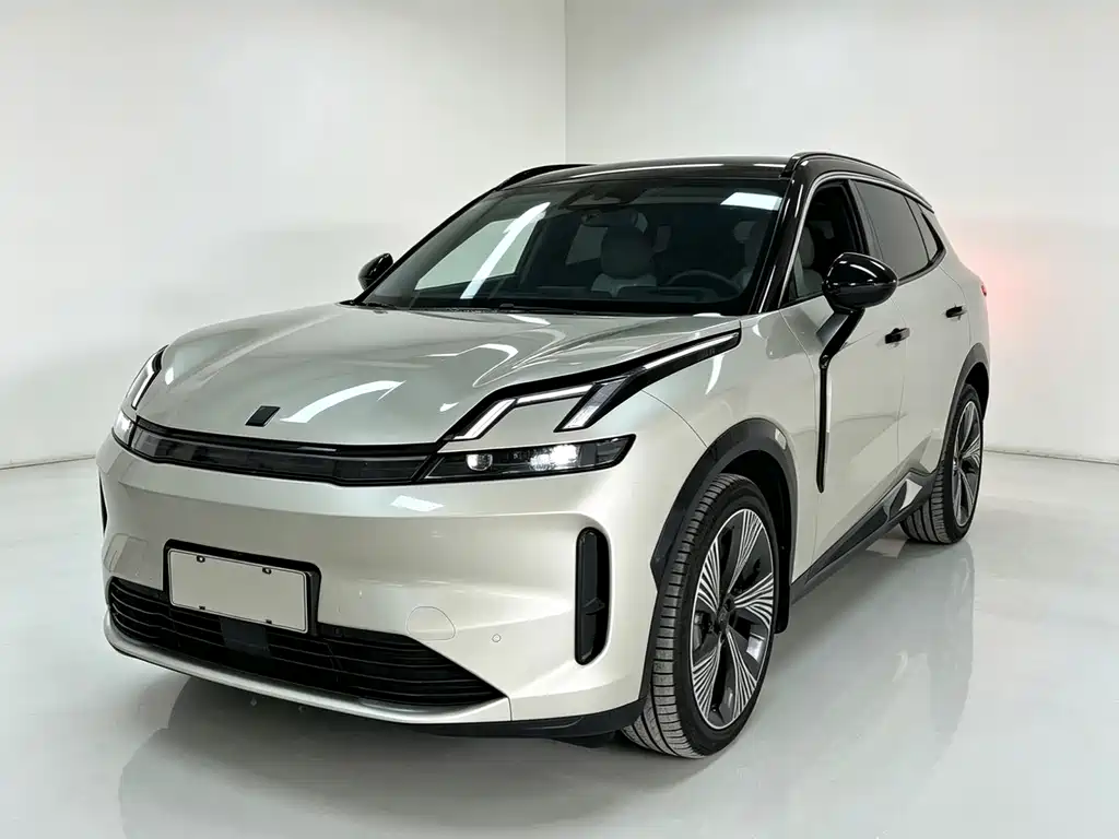 Lynk & Co 08 EM-P
