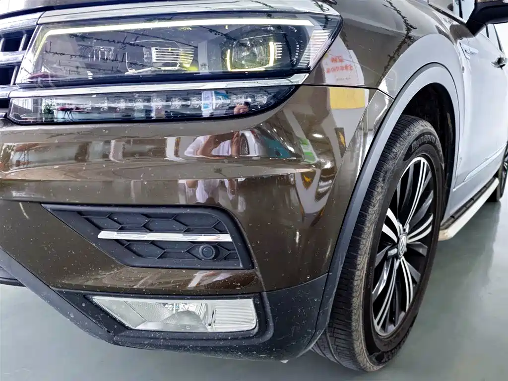 Volkswagen Tiguan L L 2017 380TSI AT Luxury