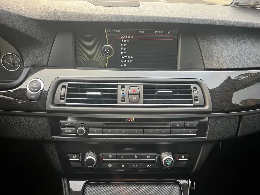 BMW 5 Series — миниатюра 15