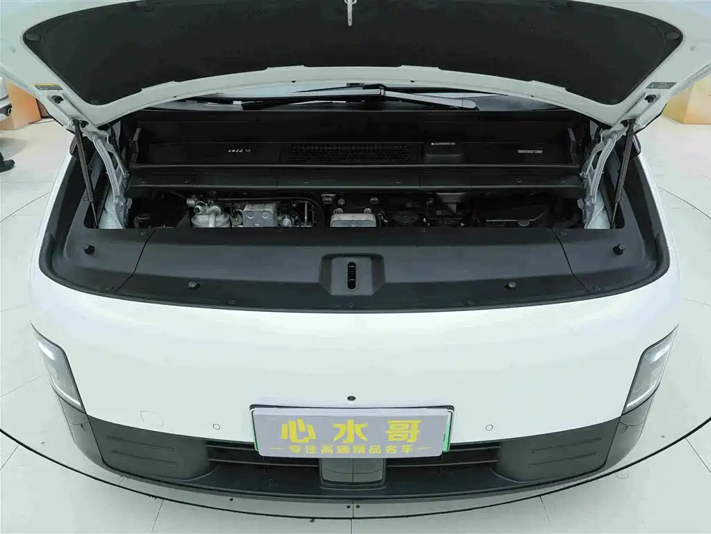 Li Auto Li MEGA — миниатюра 25
