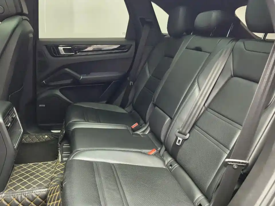 Porsche Cayenne — миниатюра 11