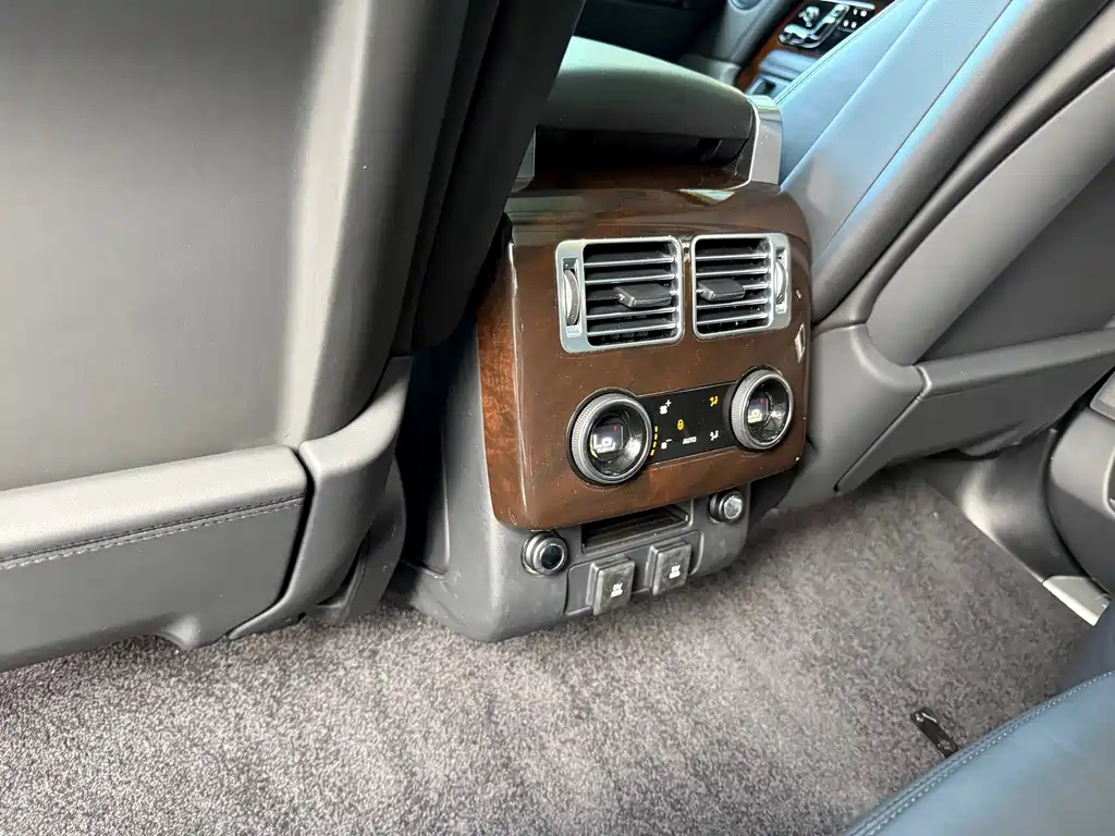 Land Rover Range Rover — миниатюра 28