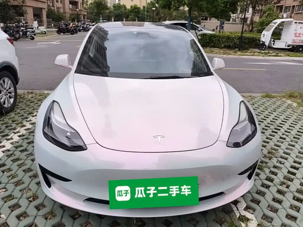 Tesla Model 3 — миниатюра 3