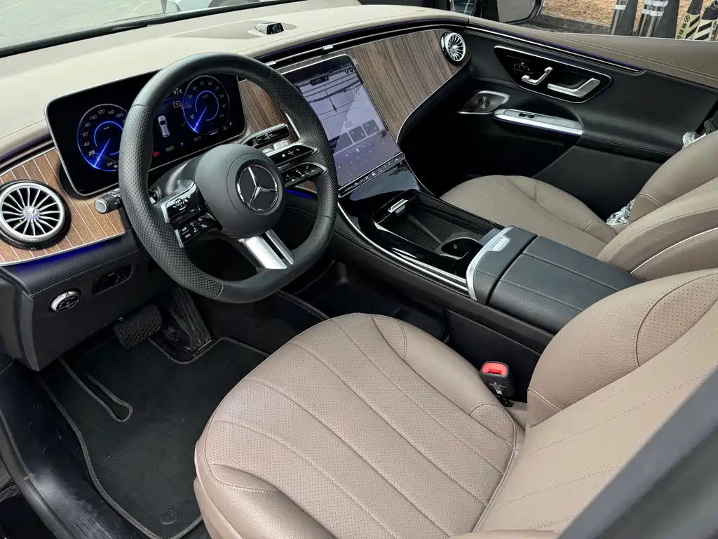 Mercedes-Benz EQE SUV — миниатюра 6