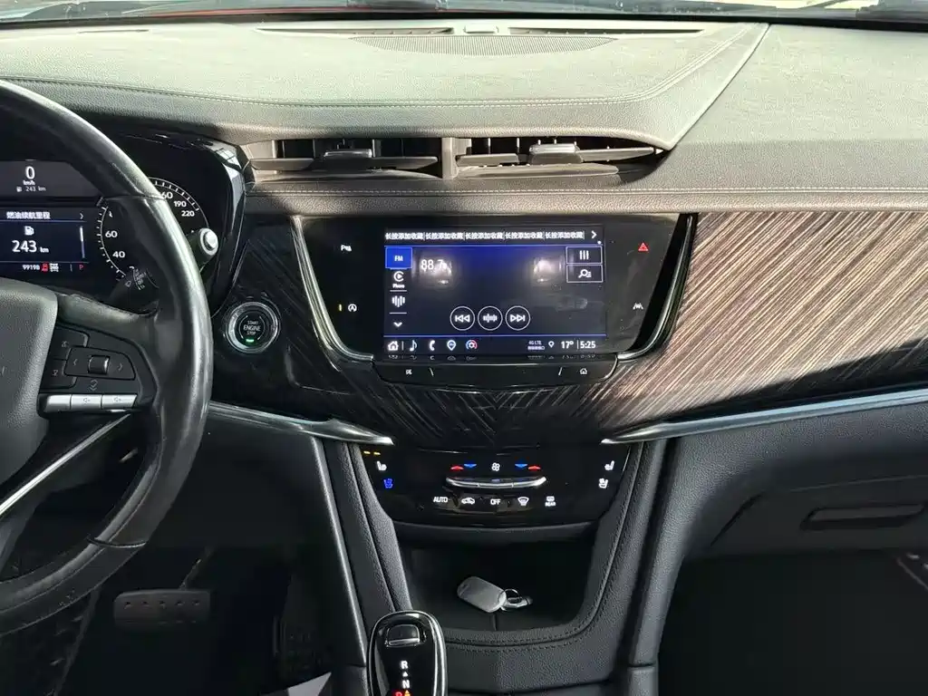 Cadillac XT6 — миниатюра 12