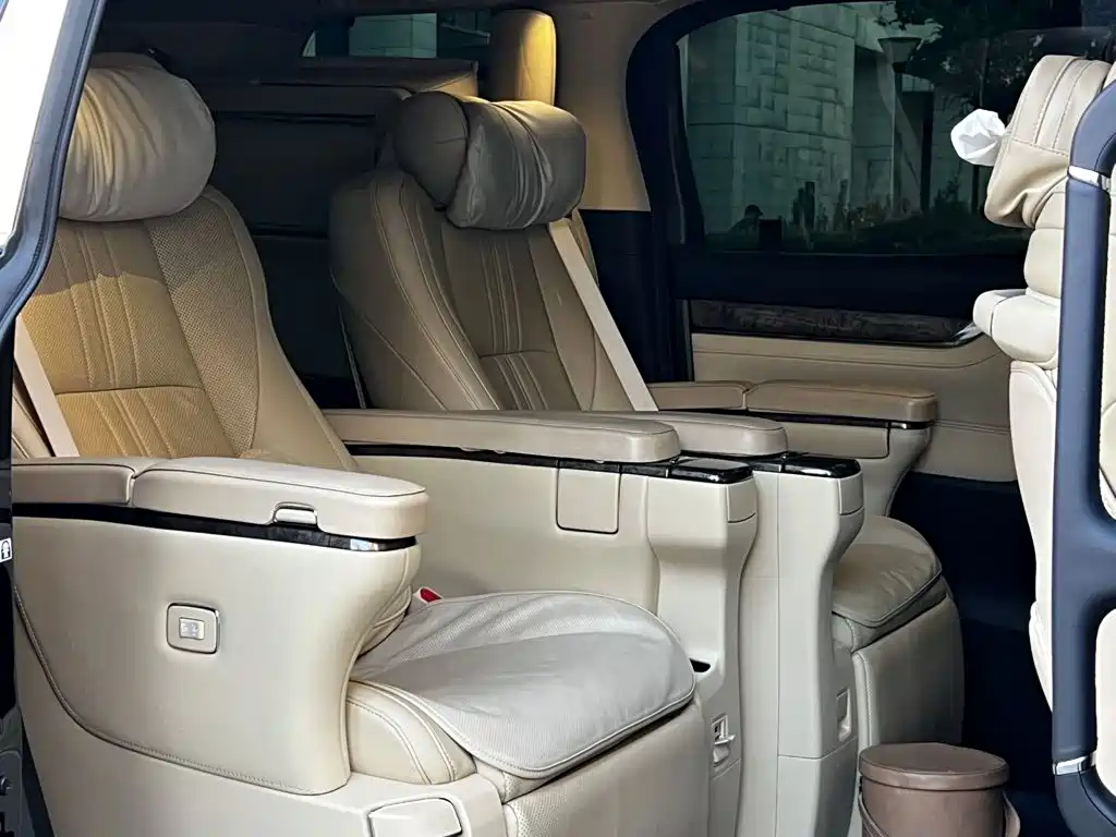 Toyota Vellfire — миниатюра 12