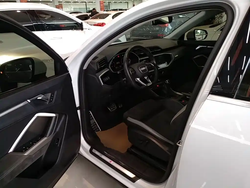 Audi Q3 — миниатюра 15
