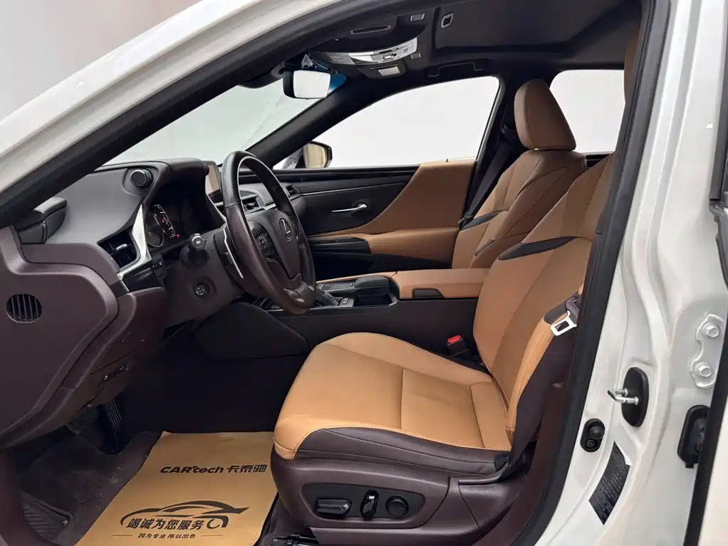 Lexus ES — миниатюра 8