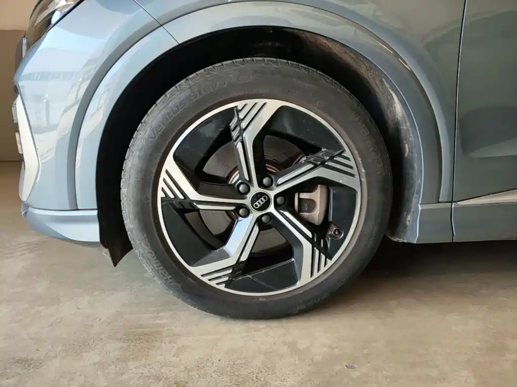Audi Q4 e-tron — миниатюра 23