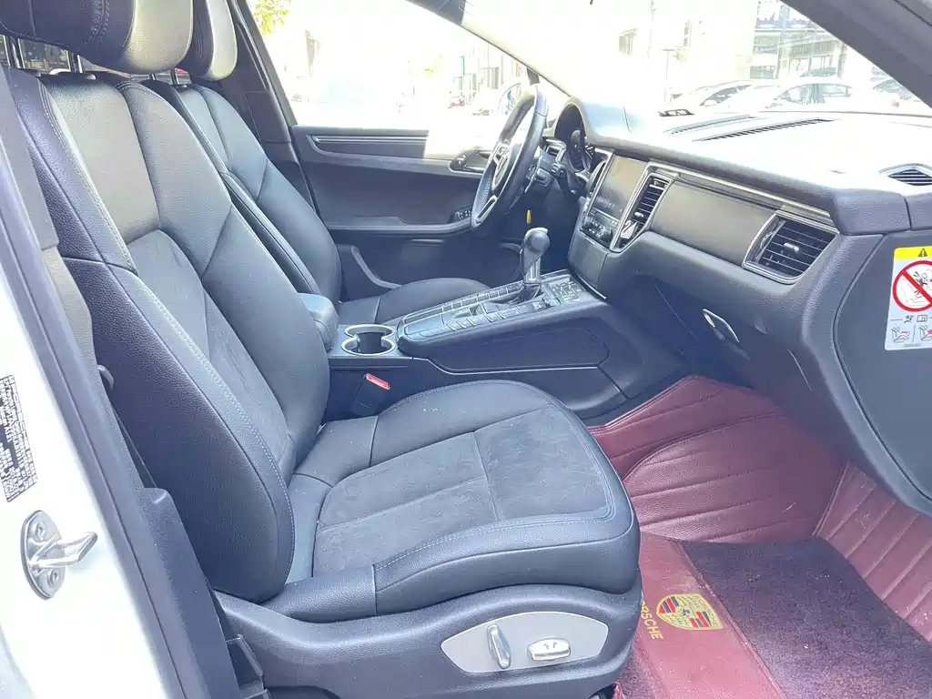 Porsche Macan — миниатюра 6