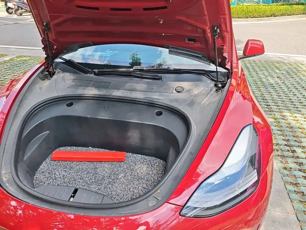 Tesla Model 3 — миниатюра 22