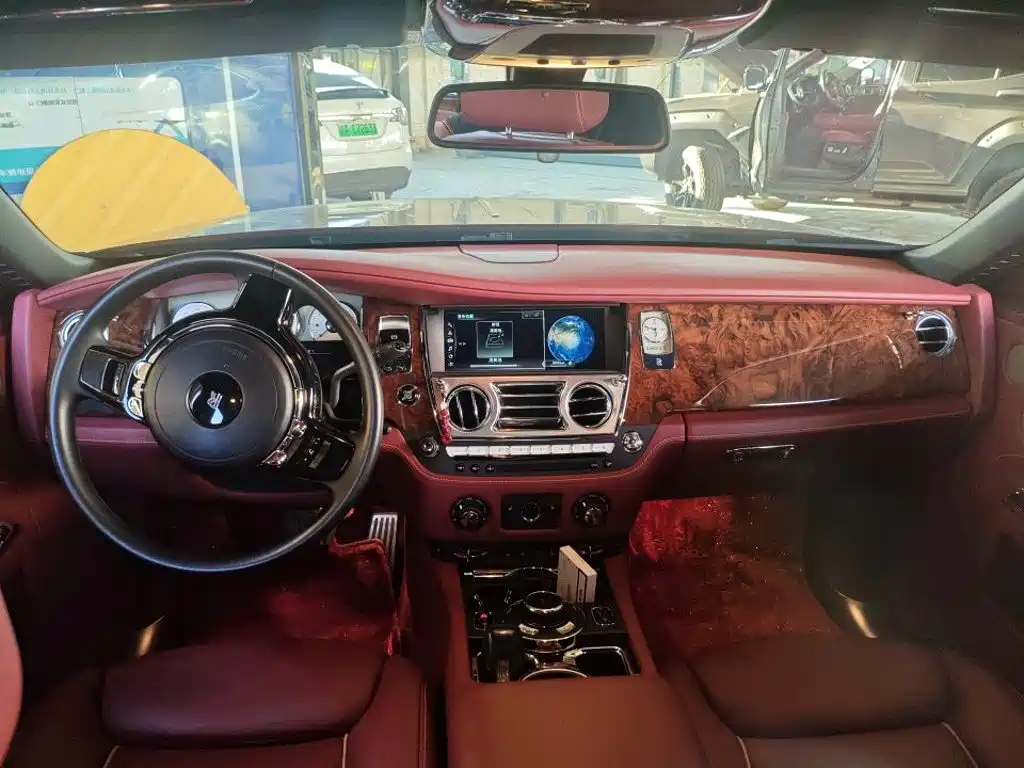 Rolls-Royce Ghost — миниатюра 5