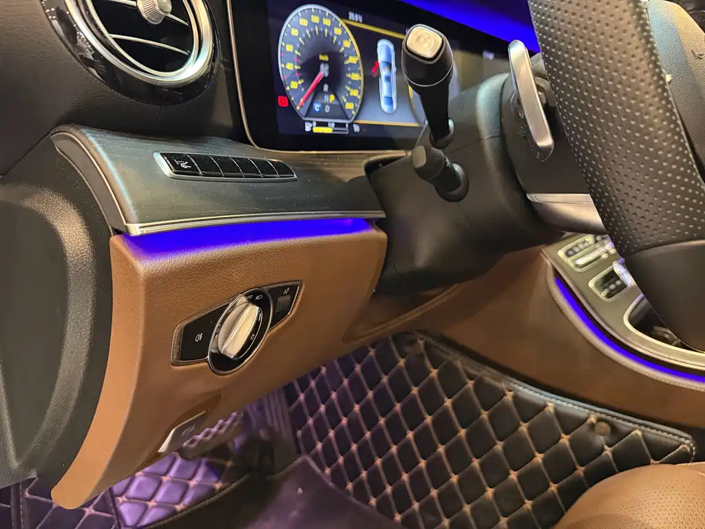 Mercedes-Benz E-Class — миниатюра 8