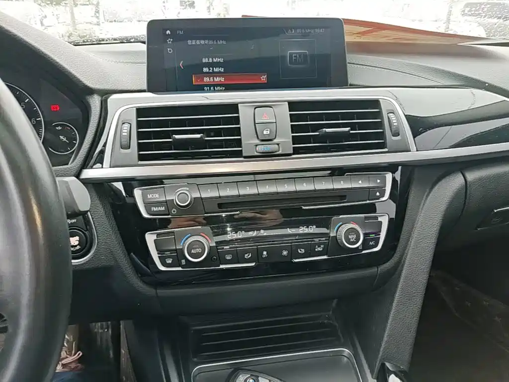 BMW 3 Series — миниатюра 13