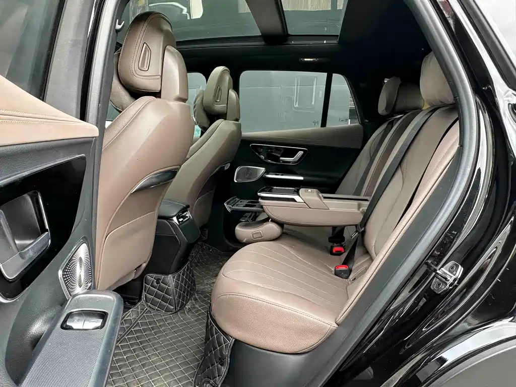 Mercedes-Benz EQE SUV — миниатюра 4