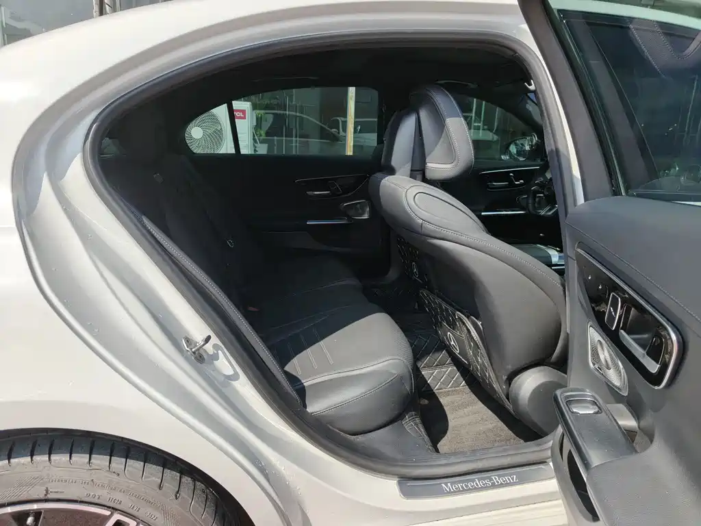 Mercedes-Benz C-Class — миниатюра 15