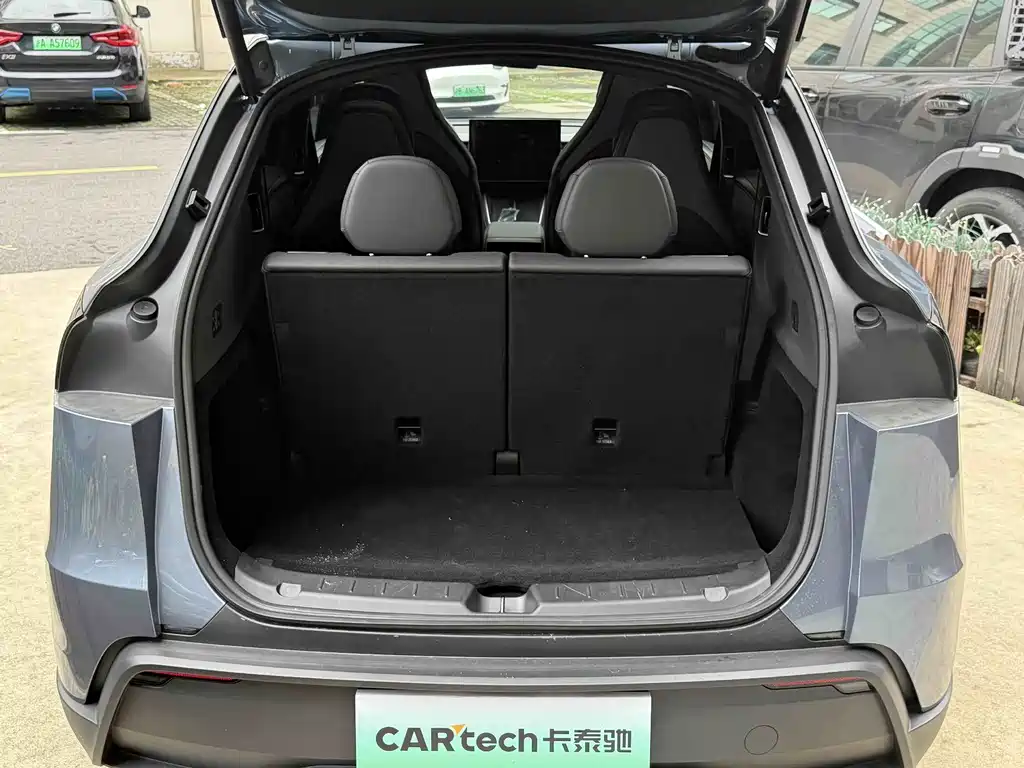 Tesla Model Y L — миниатюра 15