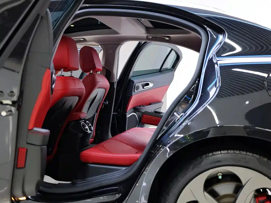 Alfa Romeo Giulia — миниатюра 32