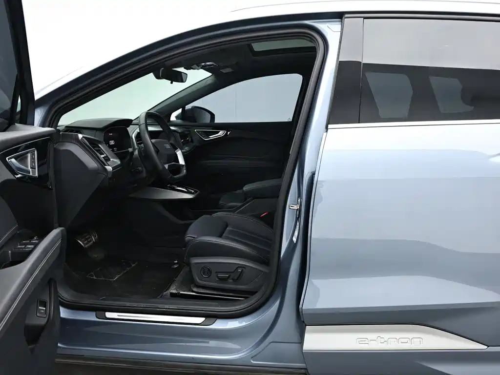 Audi Q4 e-tron — миниатюра 10