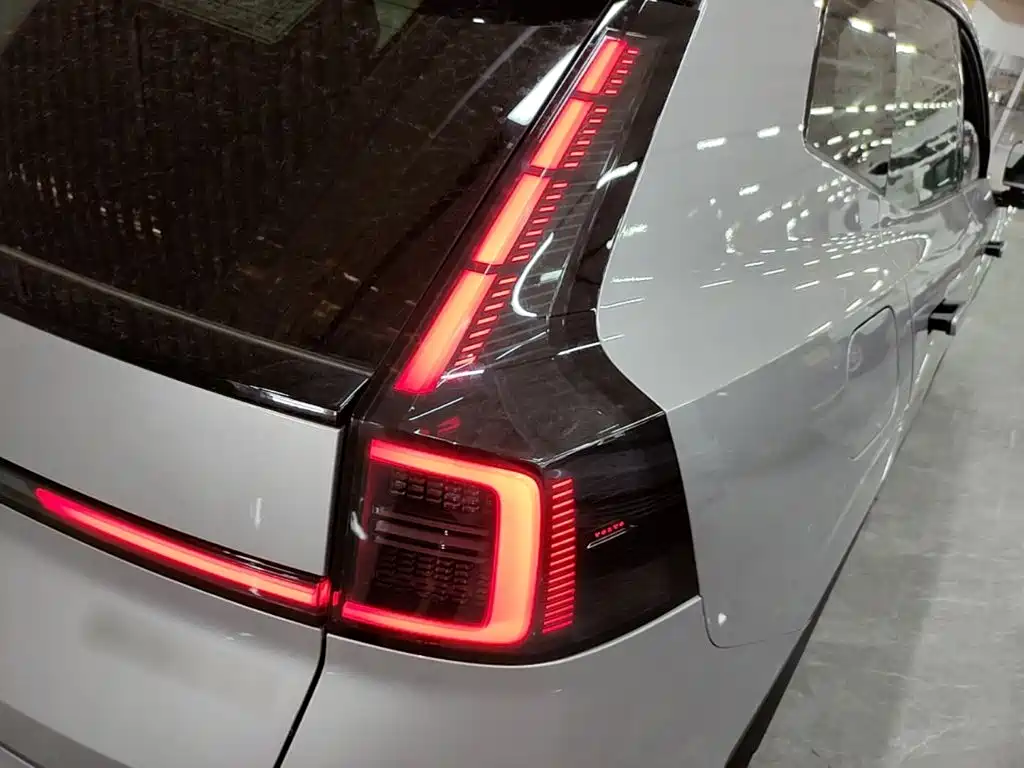 Volvo гибрид Volvo XC70 plug-in — миниатюра 8