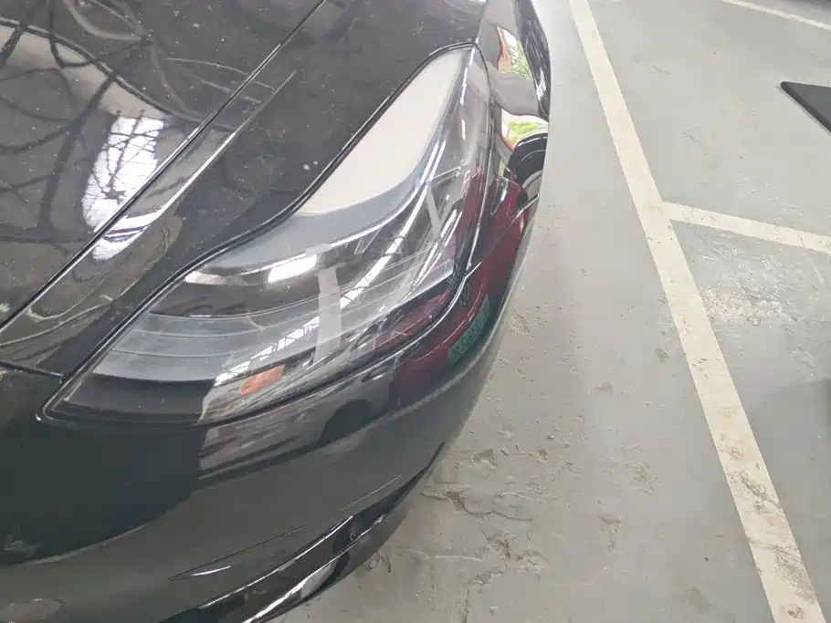 Tesla Model 3 — миниатюра 5