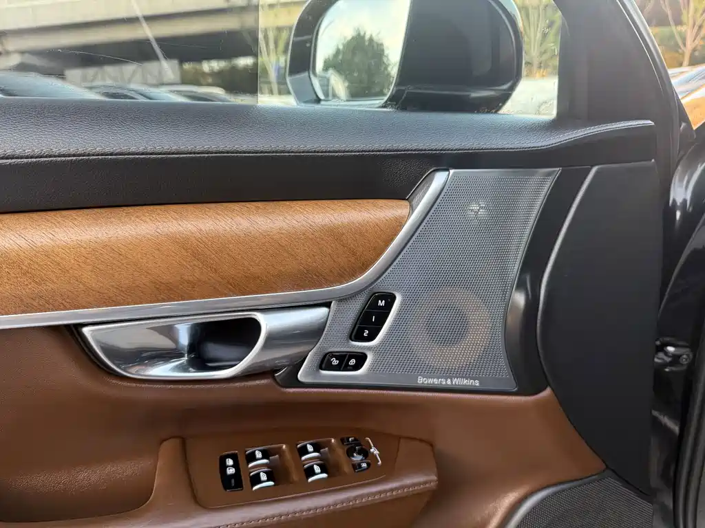Volvo S90 — миниатюра 3
