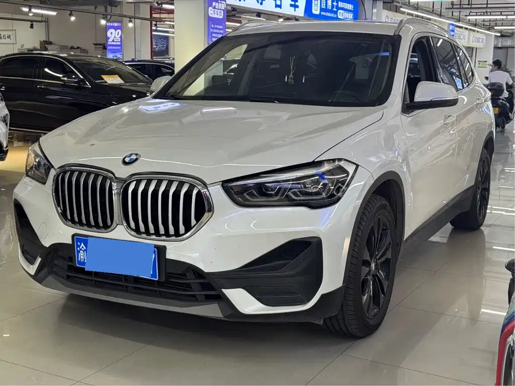 Купить BMW X1