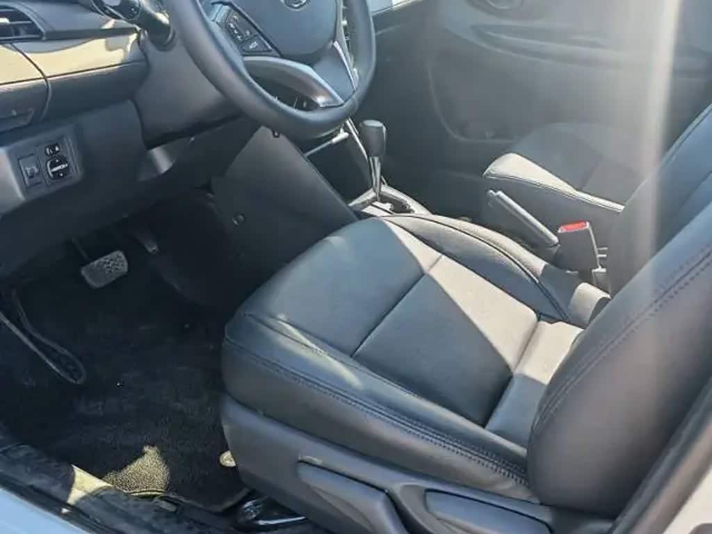 Toyota Vios FS 1.5 л 2023 г. Белый, пробег 3000 км