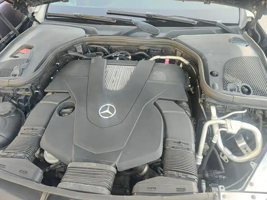 Mercedes-Benz E-Class — миниатюра 10