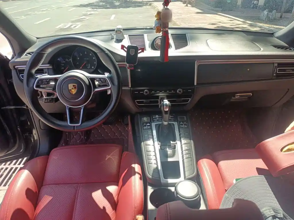 Porsche Macan — миниатюра 10