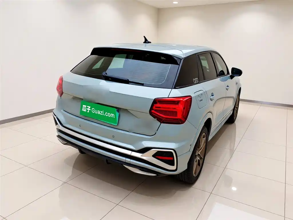 Audi Q2L 2022 35 TFSI Fashion