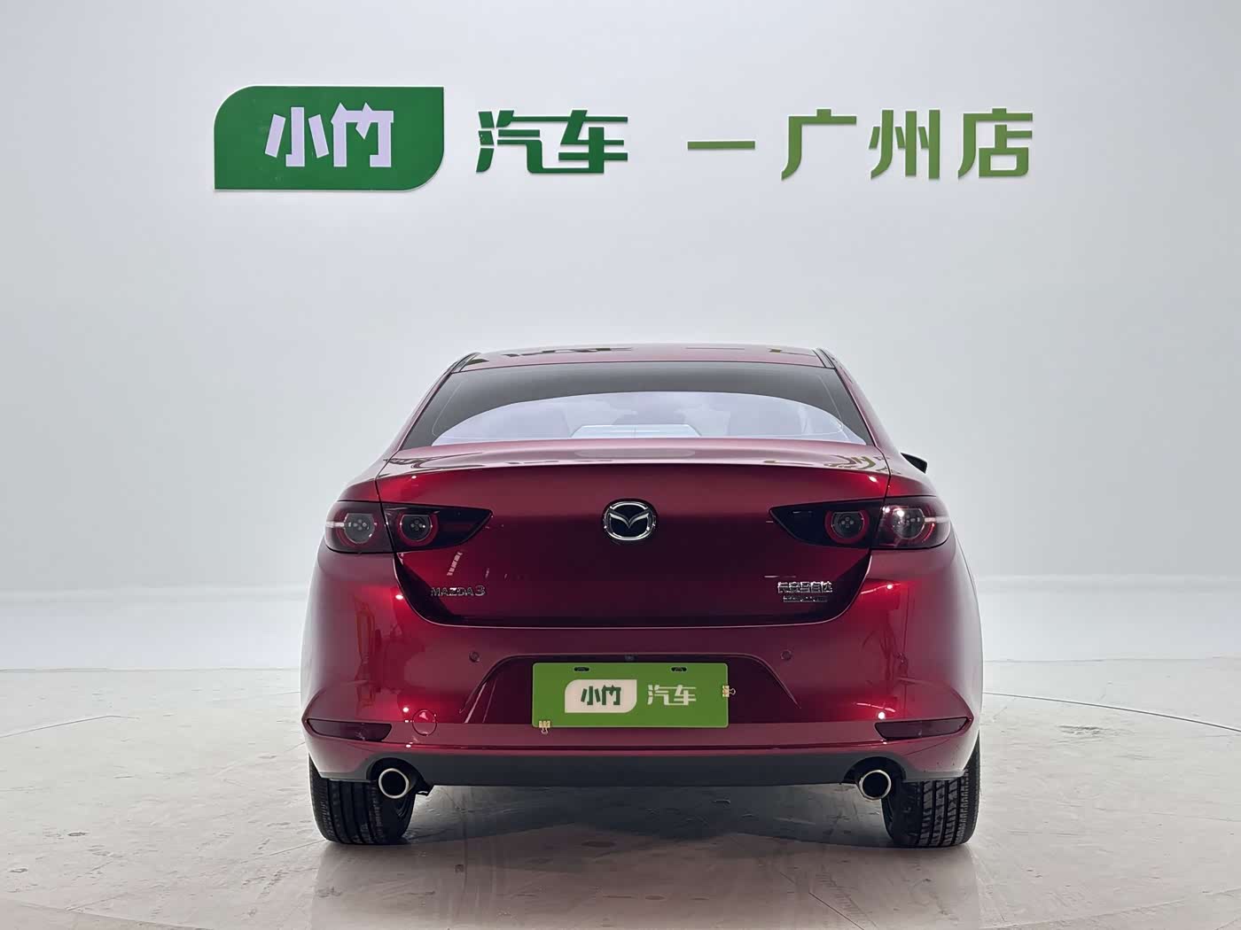 Mazda Mazda3 Axela 2.0 л 2022 г. красный/фиолетовый, пробег 28000 км