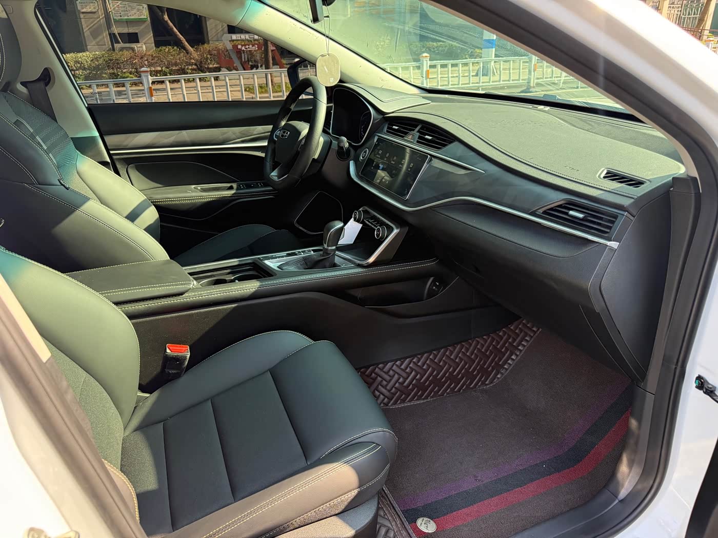 Geely Binrui 1.4 л 2022 г. Белый, пробег 20000 км